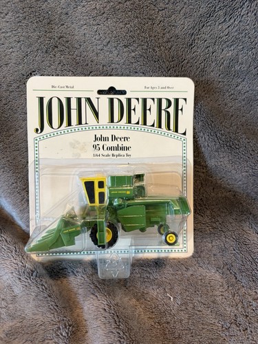 Ertl john deere combine - ertl, 95