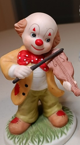 Lefton figurine clown playing - lefton,