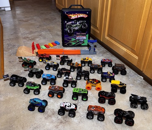 Hot wheels monster jam lot - monster,