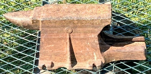 Antique cast iron 380a anvil - cast,