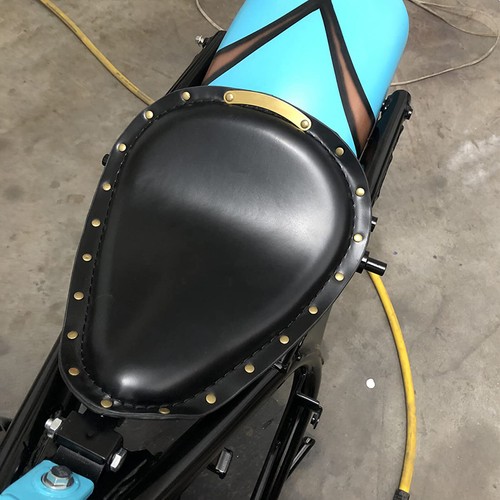 Bobber solo seat - spring, base