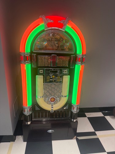 Crosley jukebox - 10,