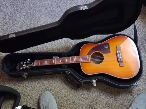 Acoustic guitar epiphone - acoustic, lil