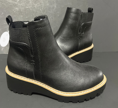 Girls size black boots - 3, faux