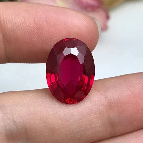 Natural red ruby - ct+,