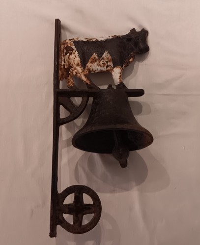 Vintage cast iron cow - cast, dinner