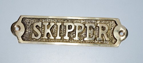 Set brass plaque - of,