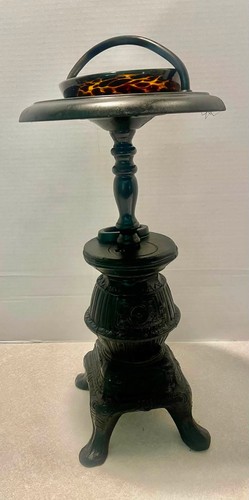 Vintage cast iron pot - cast,