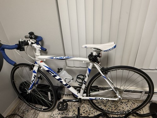 Fuji roubaix bicycle - roubaix, 54"