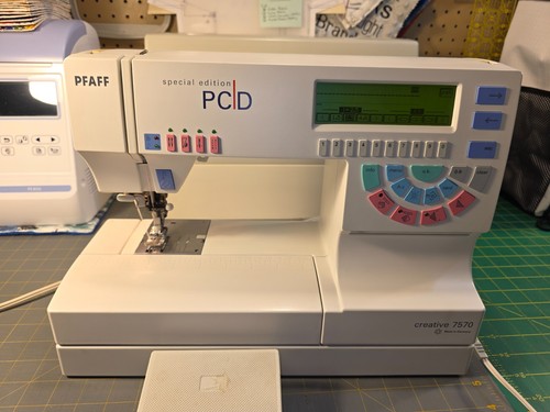 Pfaff 7570 creative sewing - pfaff,