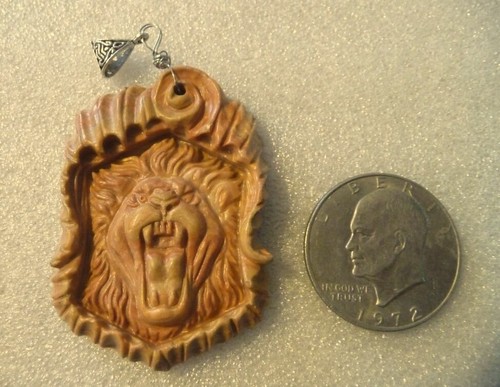 Roaring lion hand carved - lion, red