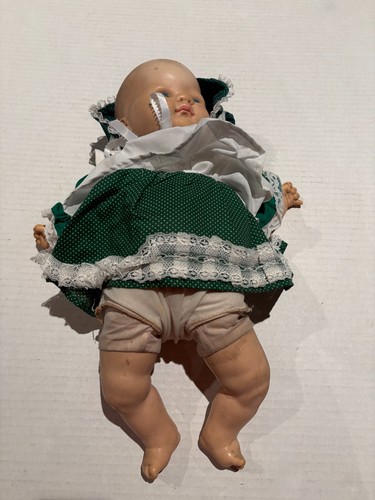 Vintage 1977 vogue doll - 1977,