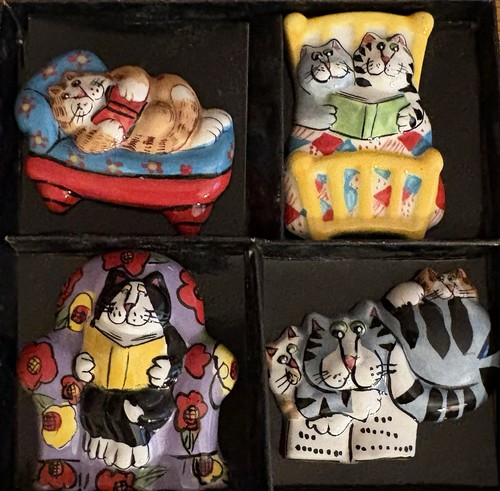 Catzilla big cats magnets - on,