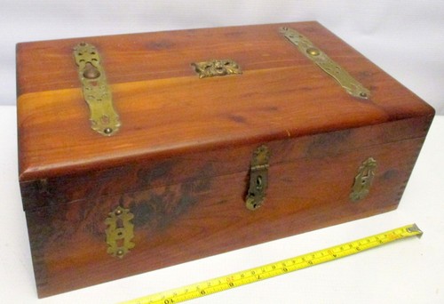 Cedar wood chest - cedar,