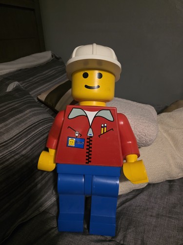 Giant handyman lego - giant,