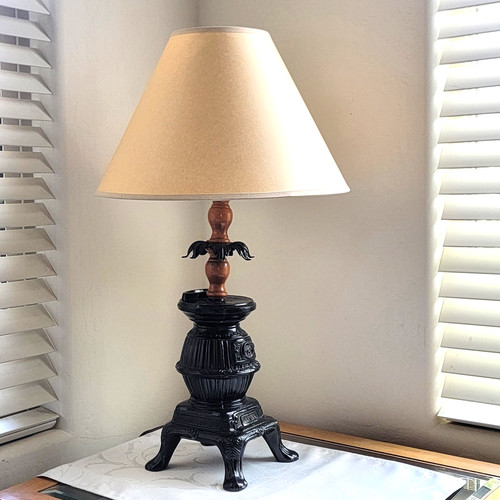 Read vtg potbelly - read, table