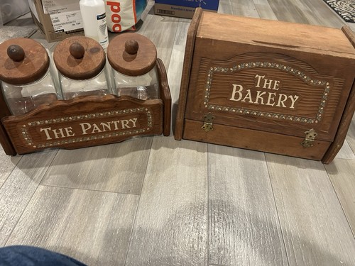Vintage wooden bread box - wooden,