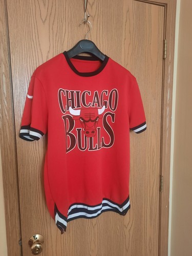 Vintage chicago bulls - red, warm