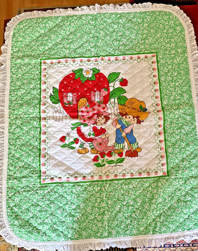 Vintage green strawberry - green,