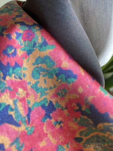 Pure gambiered silk remnant - gambiered,