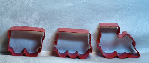 Wilton open metal cookie - open,