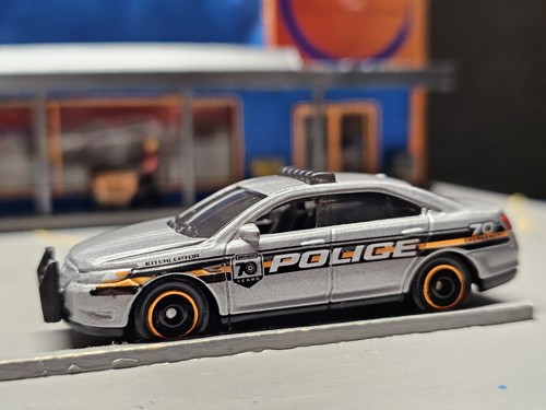 Ford police interceptor 64 - police, 1:64