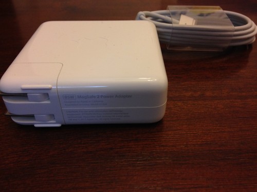 Original genuine apple macbook - apple,