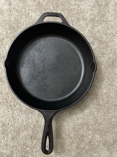 Vintage lodge cast iron - 10",