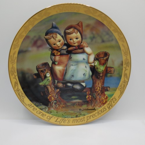 Hummel sisters - m,