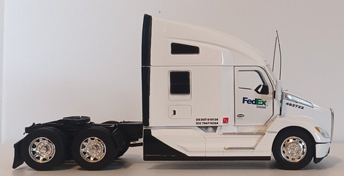 New ray scale kenworth - new,