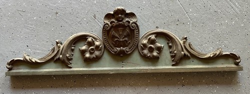 Fine antique carved - fine, crown
