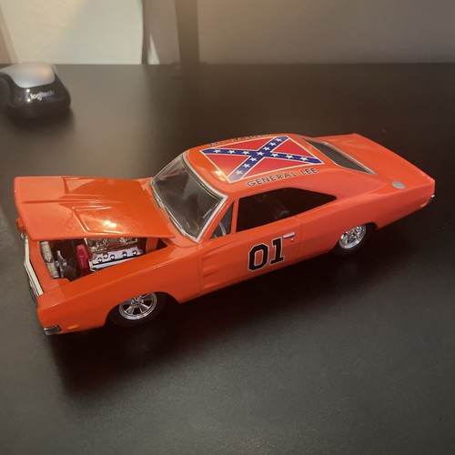 Racing champions scale - champions,