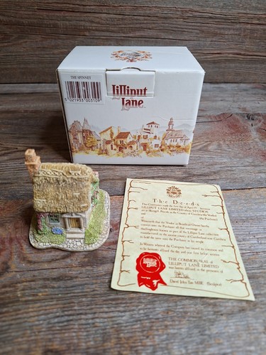 Lilliput lane the spinney - lane,