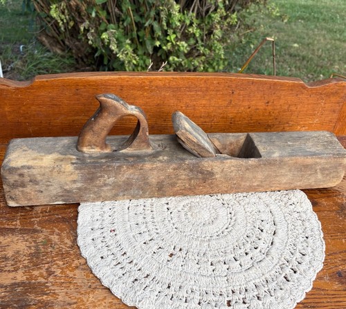 Antique primitive wood - 22”,