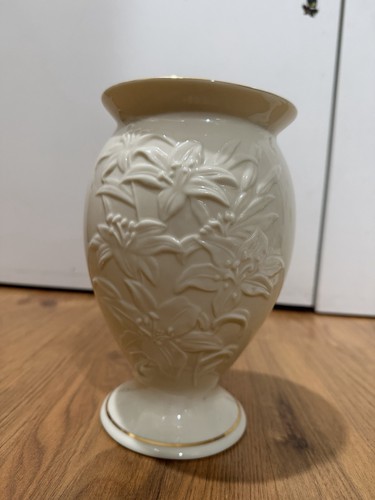 Lenox embossed lilly floral - embossed,