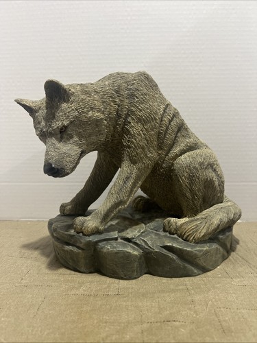 Wolf decorative sculpture - wolf,