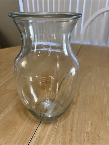 Glass vase tall - tall, 4”