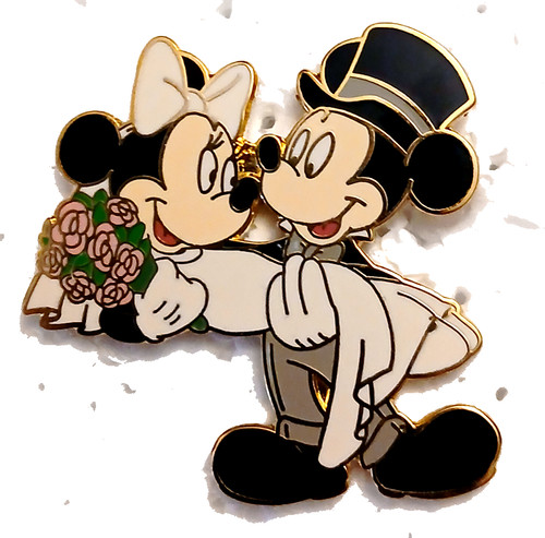 Disney pin mickey mouse - disney,