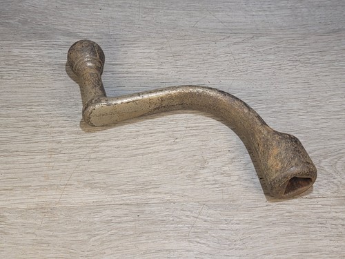 Antique hand crank - hand, triangle