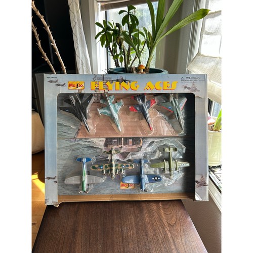 Vintage 1997 maisto flying - 1997,