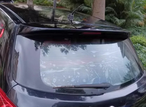 Rear roof window spoiler - rear,