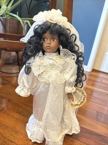 Vtg porcelain bride - porcelain, doll