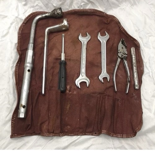 Mercedes red tool - tool, lug