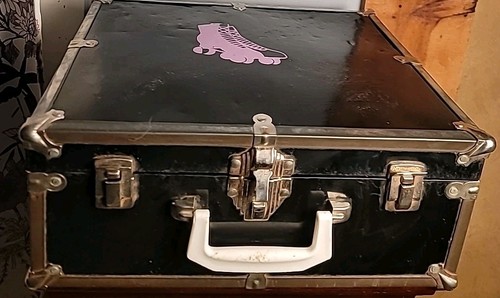 Vintage roller skate case with - skate,