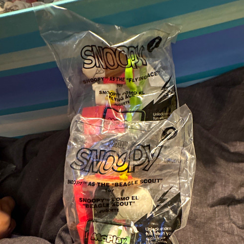 Mcdonald peanuts snoopy - peanuts,
