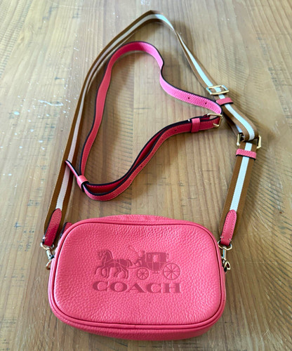 Coach pink pebbled logo - pink,