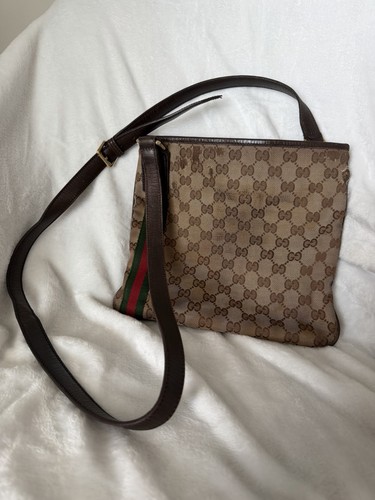 Authentic gucci canvas - gg,
