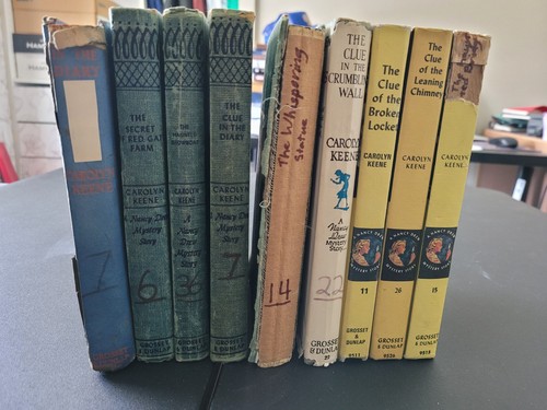Vintage nancy drew - nancy, yellow