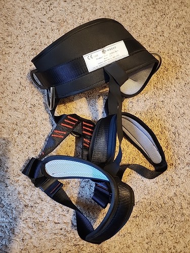 Tree climbing harness maaoo