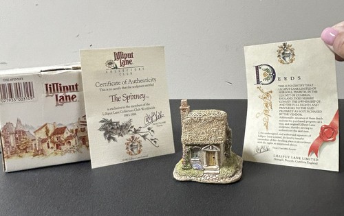 Lilliput lane the - lane, spinney"